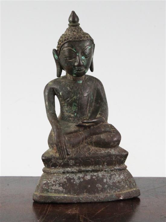 A Burmese bronze seated figure of Buddha, 18th/19th century?, 14cm